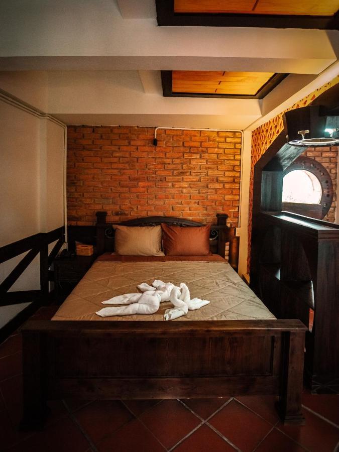 Y.O Inn コントゥム エクステリア 写真
